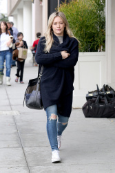 Hilary Duff - Out and about in Beverly Hills, 10 января 2015 (5xHQ) XgehTw9a