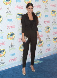 Selena Gomez - At the FOX's 2014 Teen Choice Awards, August 10, 2014 - 393xHQ Y8ewOtlm