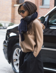 Victoria Beckham - Out and about in NYC - February 16, 2015 (13xHQ) YBpWzBT8