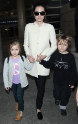 Angelina Jolie - LAX Airport - February 11, 2015 (185xHQ) ZRR26Hl9