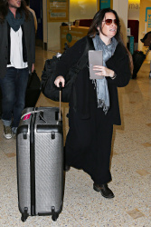Shannen Doherty и Holly Marie Combs - arriving in Sydney, 26 марта 2014 (50xHQ) Zf9u5F9h